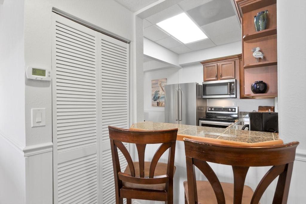 Ocean Front Penthouse Suite Panoramic Views Of Gulf,Pensacola Beach,Pier, & Bay Exterior photo